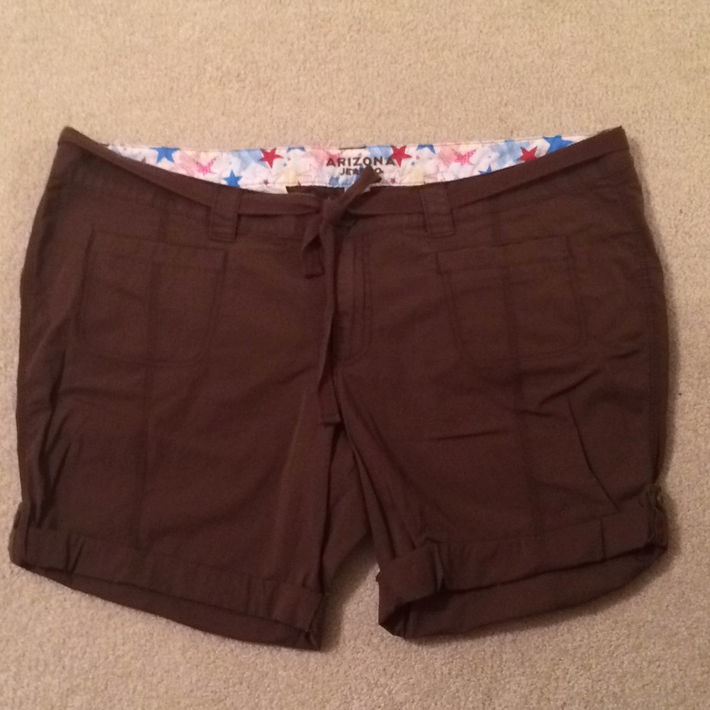 NWOT Arizona Jean Company Junior Plus Burmudas